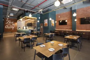 área de restaurante bbq.chicken costa verde